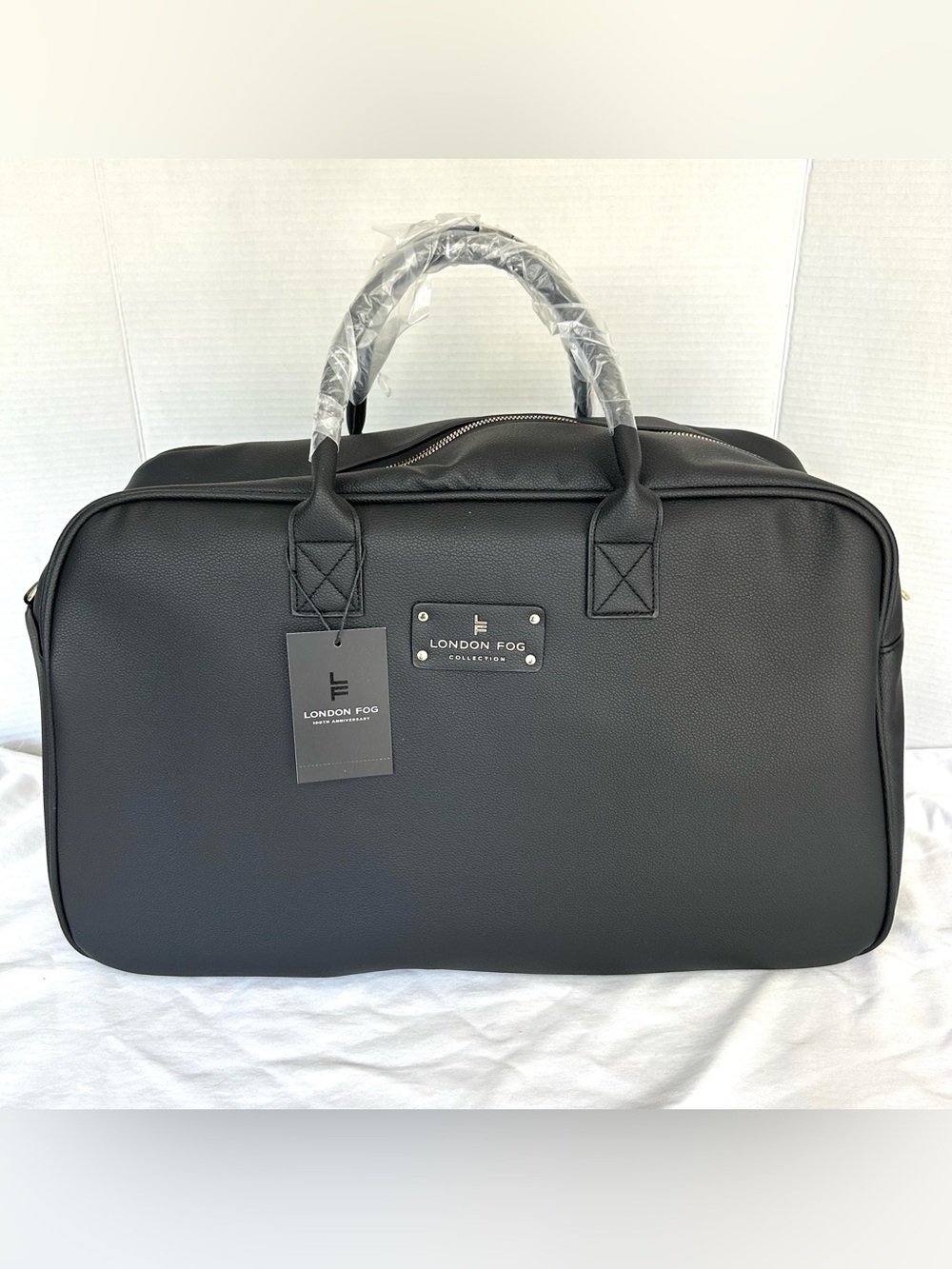 London Fog Alexander Pebble Weekender Duffel Bag Black Pebbled Logo Plaque NWT